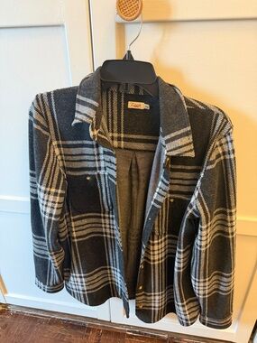 Faherty Women’s Gray and White Plaid Button Up Shirt Jacket Size M